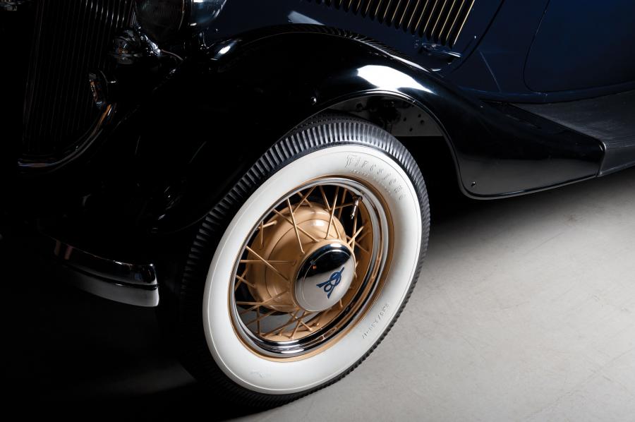  Ford DeLuxe Phaeton 1934 года  (фото 14 из 19)